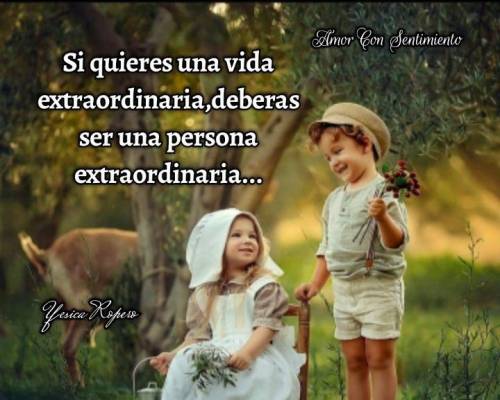 La felicidad reaparece y desaparece pero eres tú quién debe mostrarse feliz ante ella.Tarot Alianza.